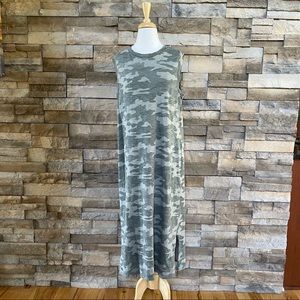 Universal Thread camouflage knit dress